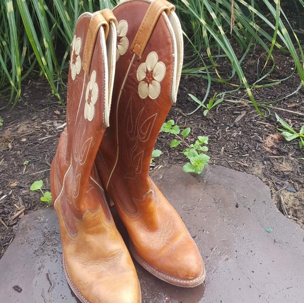 Vintage Acme cowgirl boots
